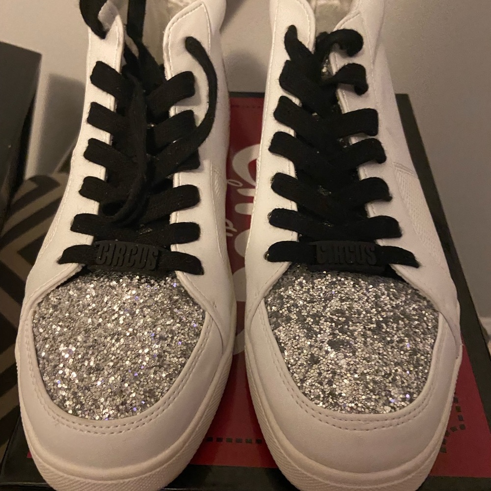CIRCUS BY SAM EDELMAN Deszi Sneakers size 8